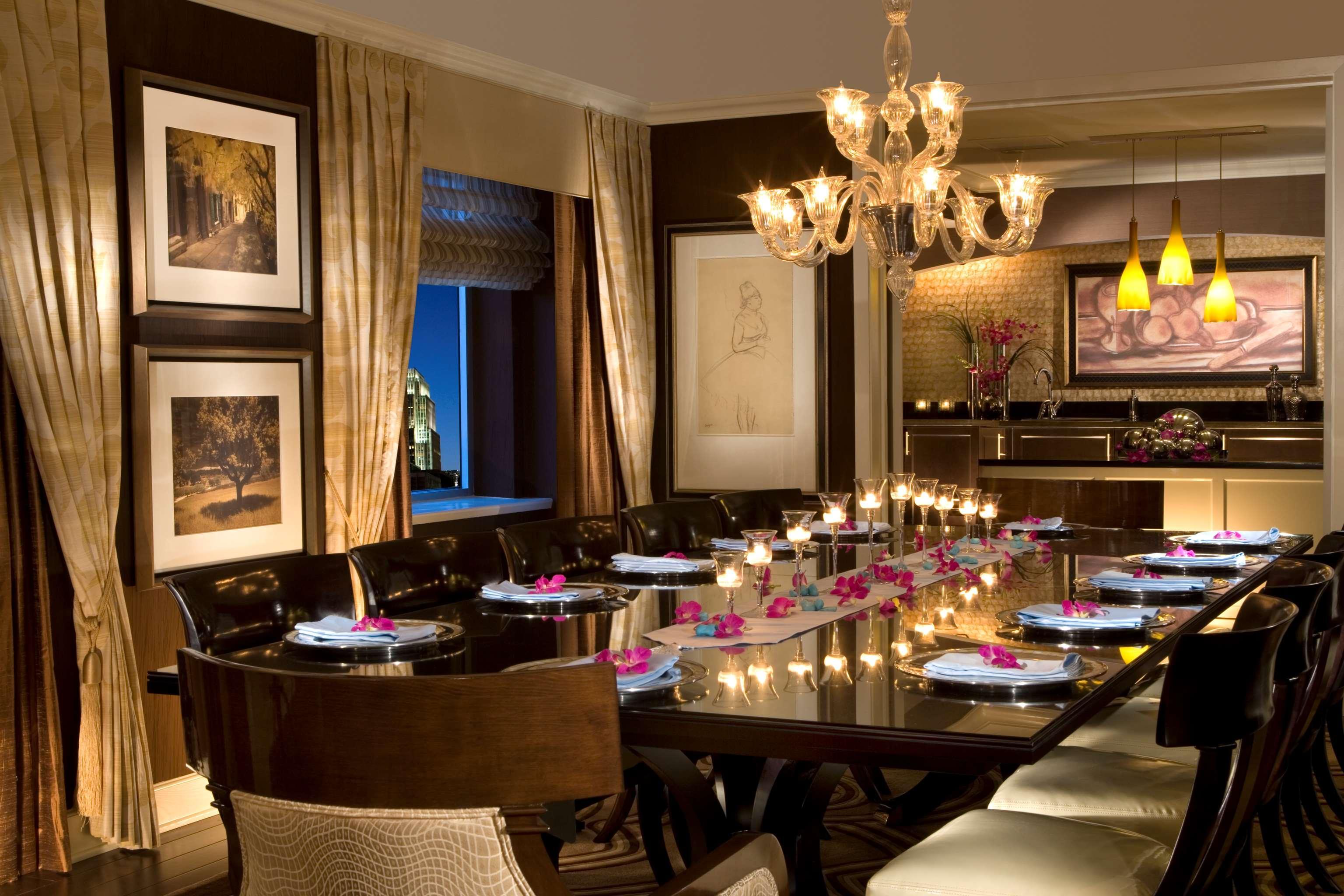 The Palmer House Hilton Chicago Room photo